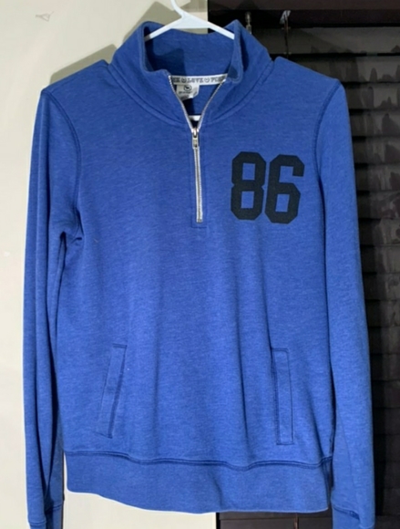 Sweatshirt - Picture 1 of 2